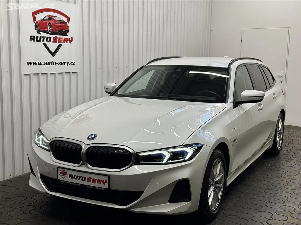 BMW Řada 3, 330E 215kW XDRIVE TAŽNÉ 2XALU